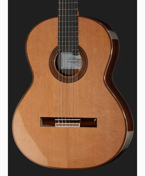 Amalio Burguet 1A Cedar w/ Case, lähikuva 4