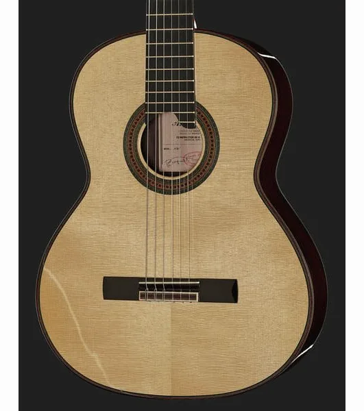 Amalio Burguet 1DV Spruce w/ Case, lähikuva 4