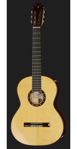 Amalio Burguet Aniversario Spruce w/ Case, lähikuva 2