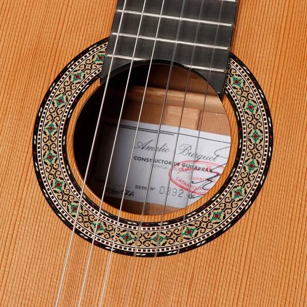 Amalio Burguet Noguera Walnut Cedar w/Case, lähikuva 3