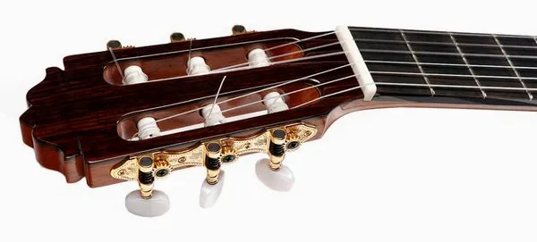 Amalio Burguet Noguera Walnut Cedar w/Case, lähikuva 5