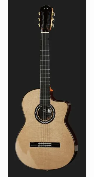 Cordoba GK Pro Negra, lähikuva 2
