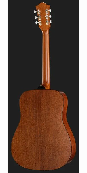 Guild D-320 Nat, lähikuva 3