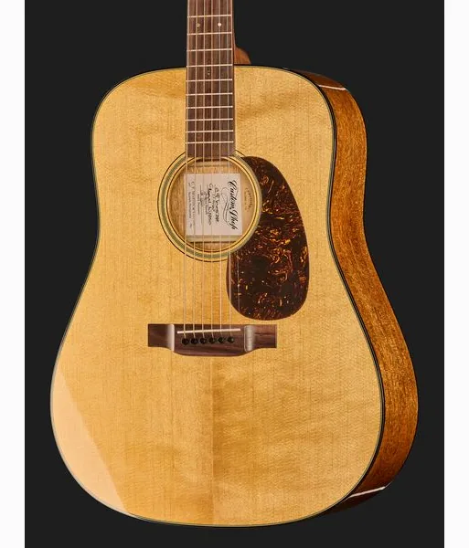 Martin Guitar Custom D-18, lähikuva 4