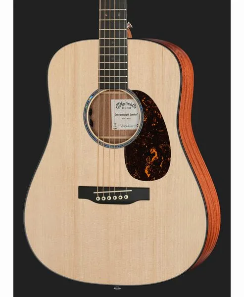 Martin Guitar D Jr E, lähikuva 4