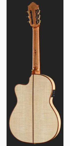 Ortega Bridesuitece, lähikuva 3