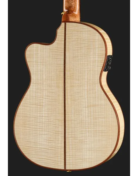 Ortega Bridesuitece, lähikuva 5