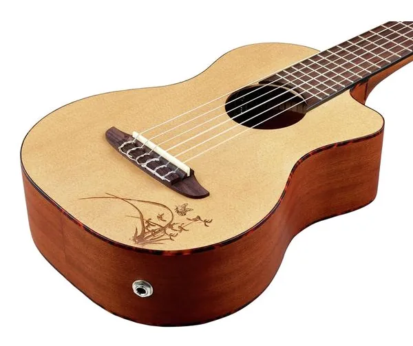 Ortega RGL5CE Guitarlele, lähikuva 4
