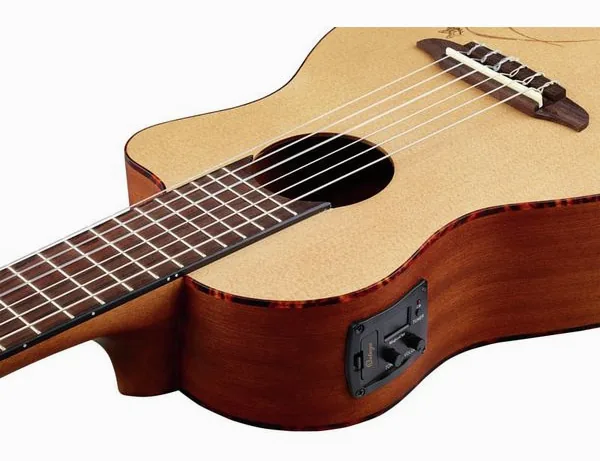 Ortega RGL5CE Guitarlele, lähikuva 5