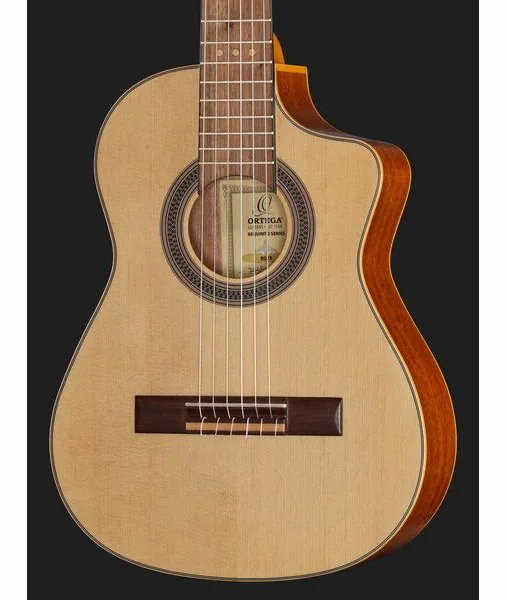 Ortega RQ25 Requinto, lähikuva 4