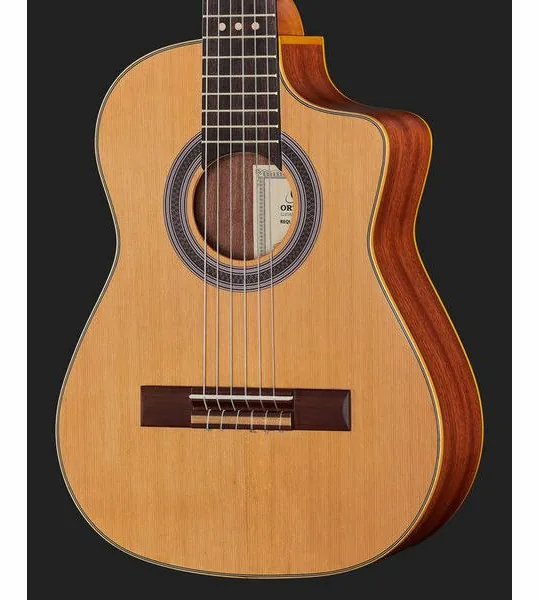 Ortega RQC25 Requinto, lähikuva 4
