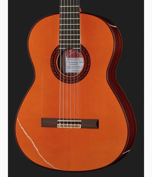 Ramirez Estudio Flamenco Palosanto, lähikuva 4