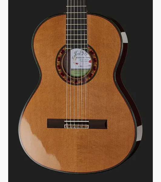 Ramirez Guitarra del Tiempo Cedar, lähikuva 4