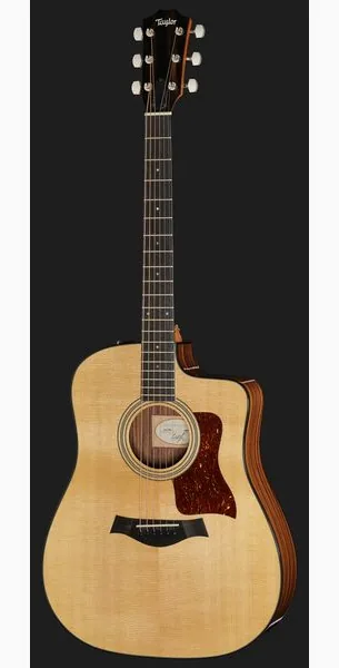 Taylor 210ce Plus, lähikuva 2