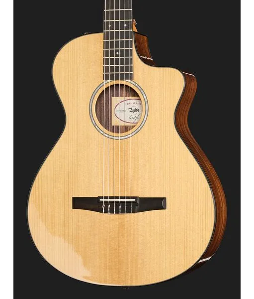 Taylor 212ce-N Plus, lähikuva 4
