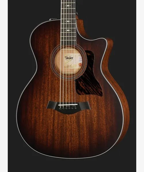 Taylor 324ce Baritone-6-LTD, lähikuva 4