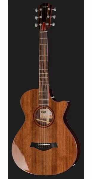 Taylor Custom #25: Le Rouge, lähikuva 2