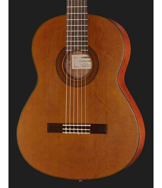 Yamaha CGX 122 MC, lähikuva 4